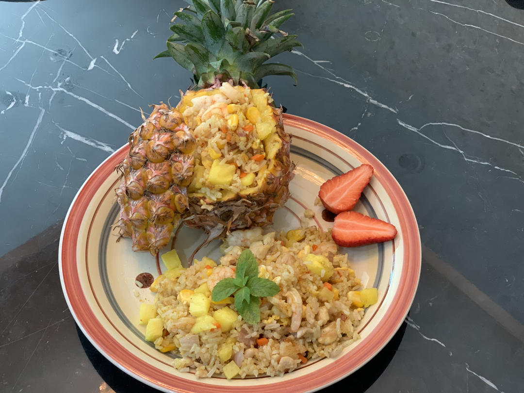 虾仁菠萝炒饭