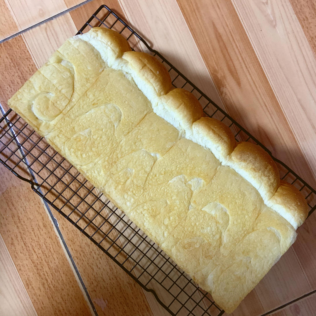 100％中种牛奶咸吐司