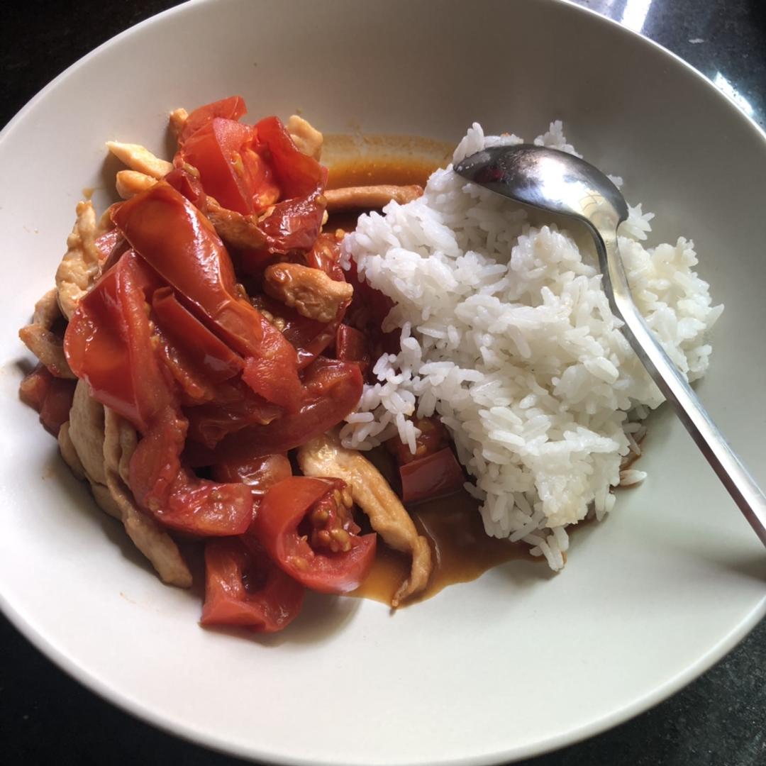 一人食电饭煲番茄鸡肉饭的做法