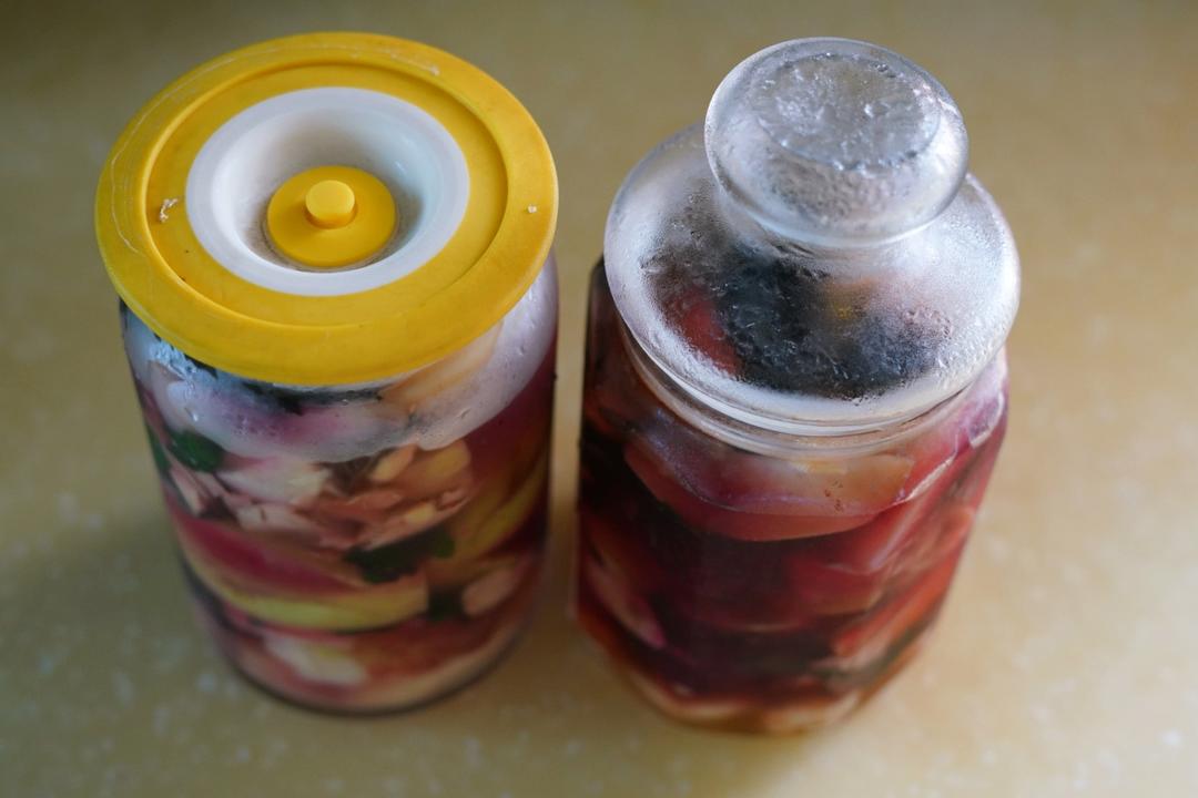 健脾敛汗开胃，紫苏杨梅桃子姜