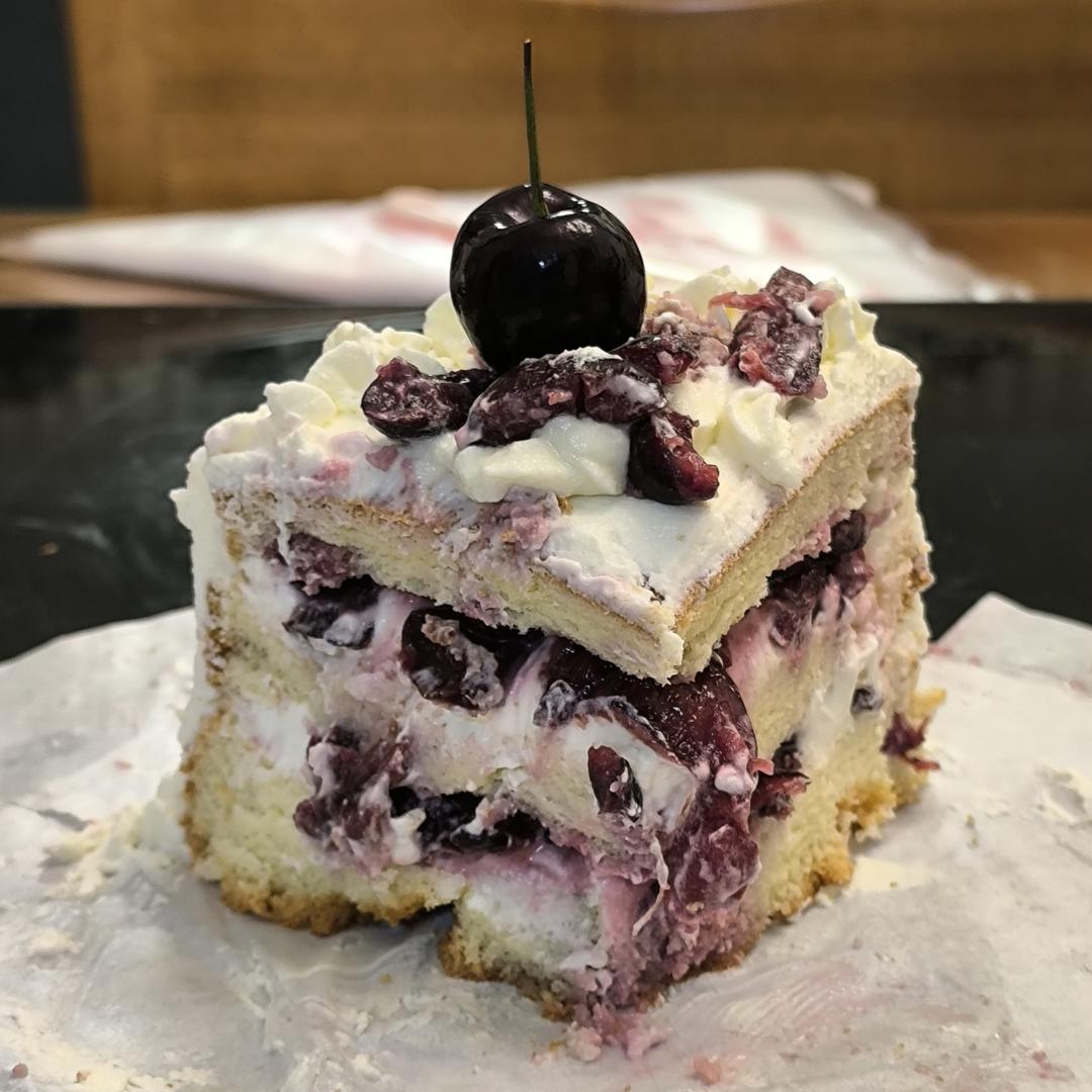 曼食慢语丨车厘子红丝绒蛋糕