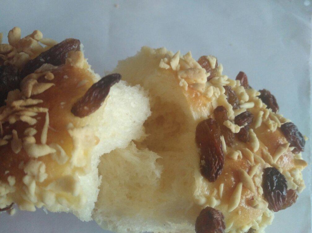 葡萄干奶酥面包