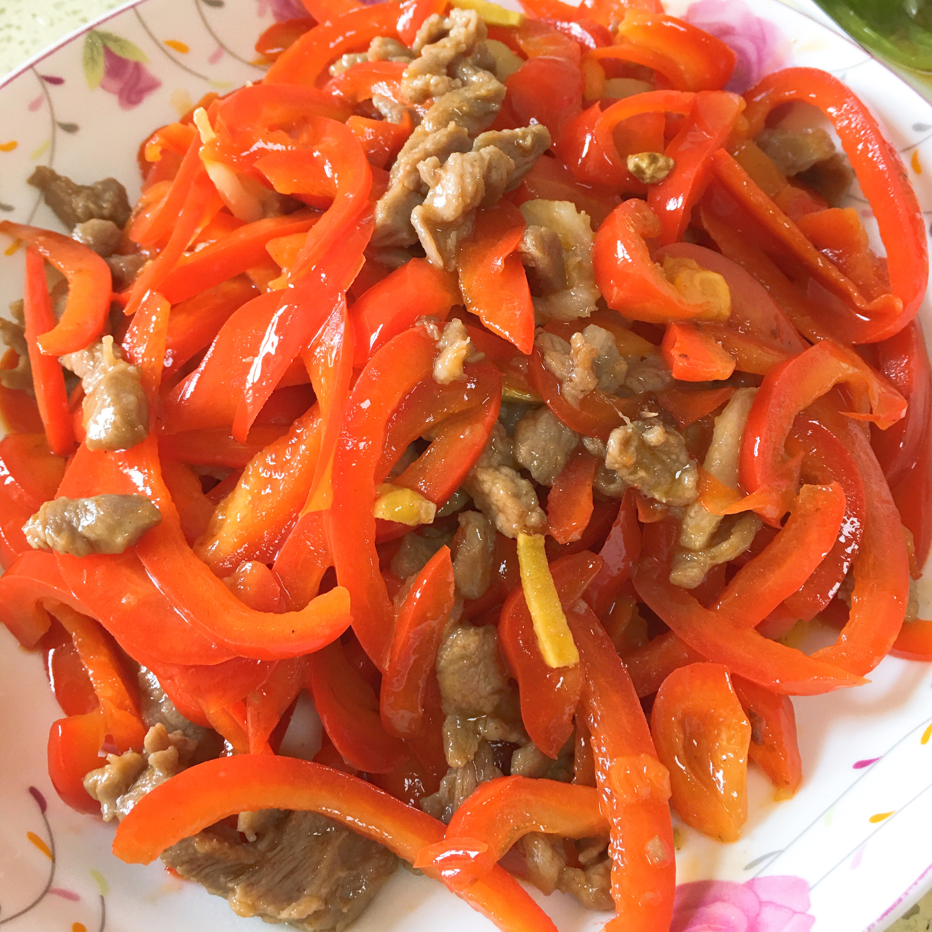 快手菜−红椒炒肉丝的做法
