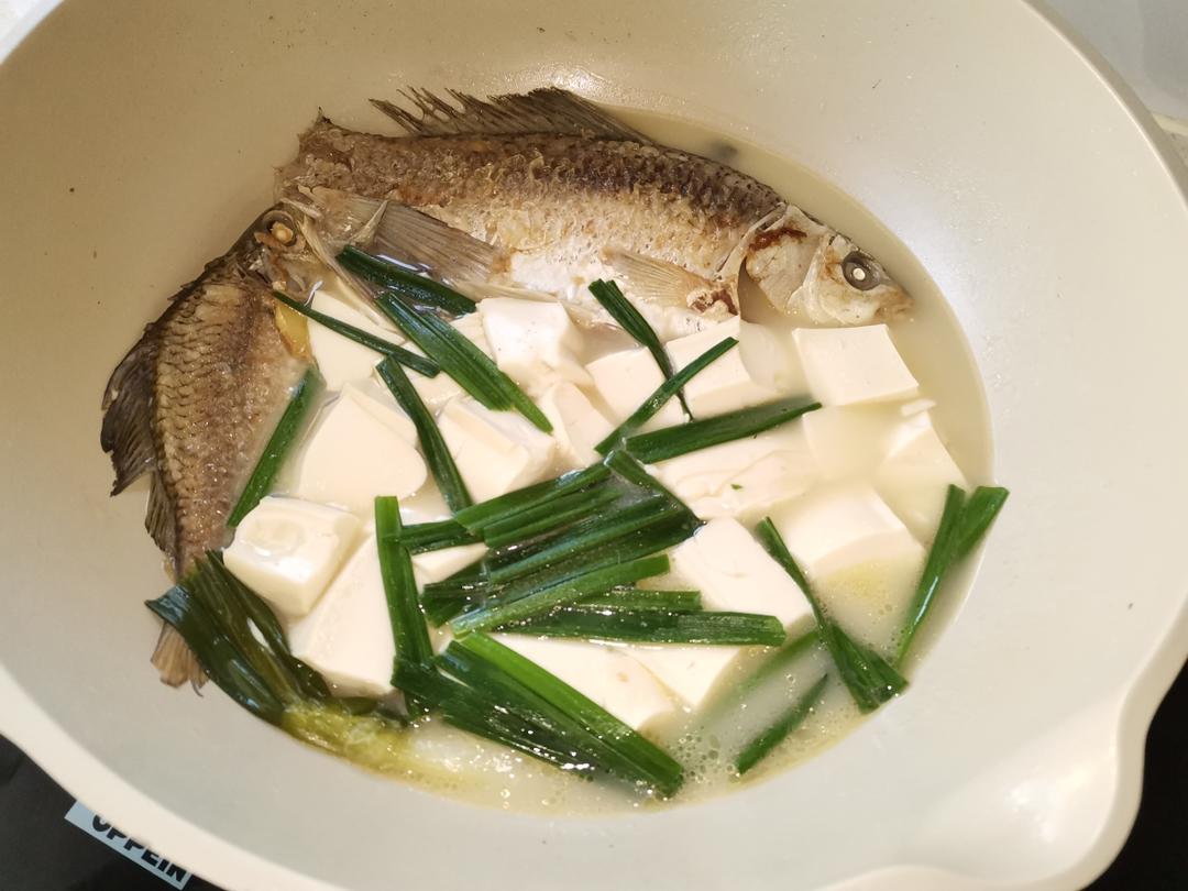 奶白鲫鱼豆腐汤|一条鱼最后的温柔
