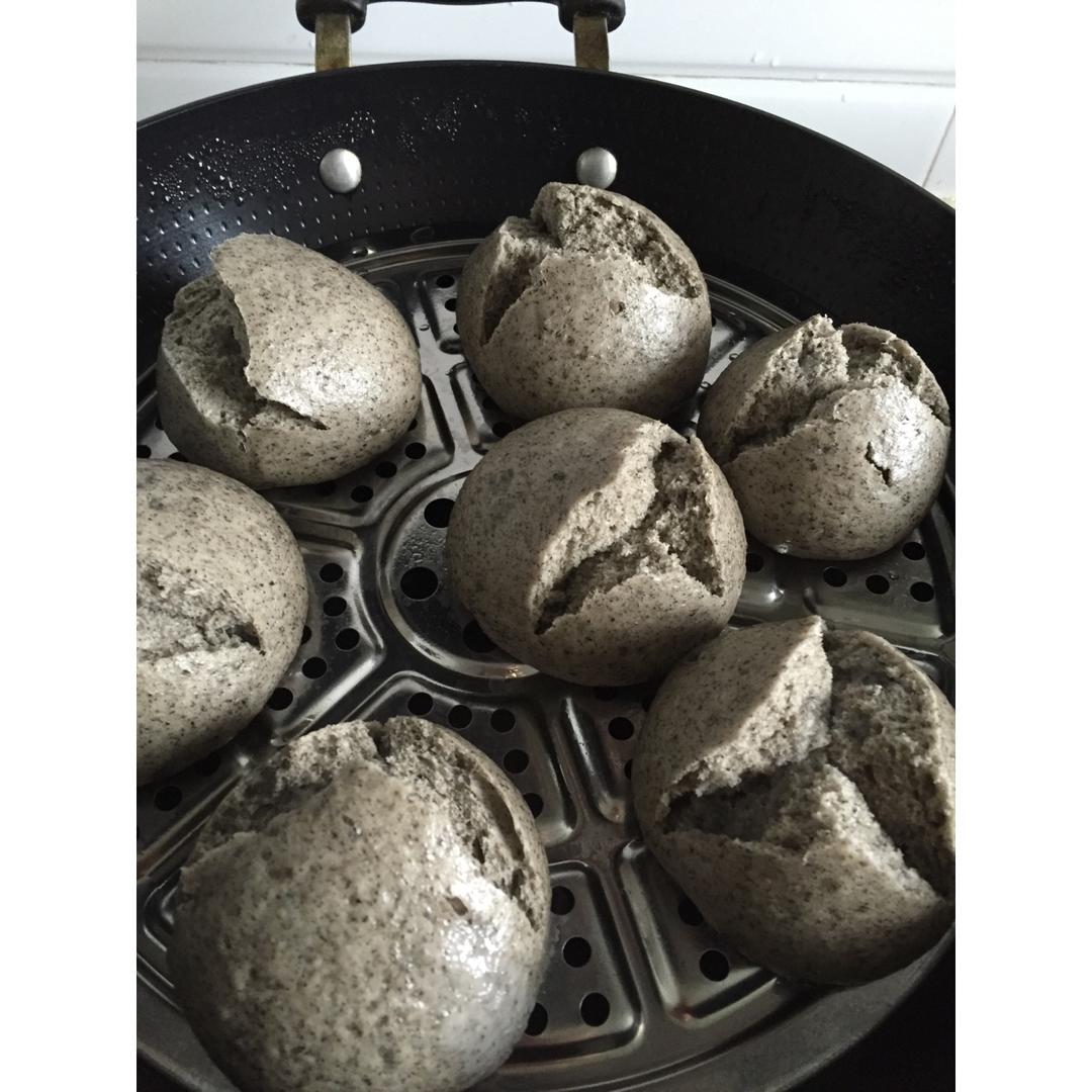 奶香黑芝麻馒头