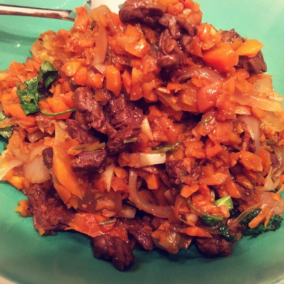 胡萝卜炒牛肉
