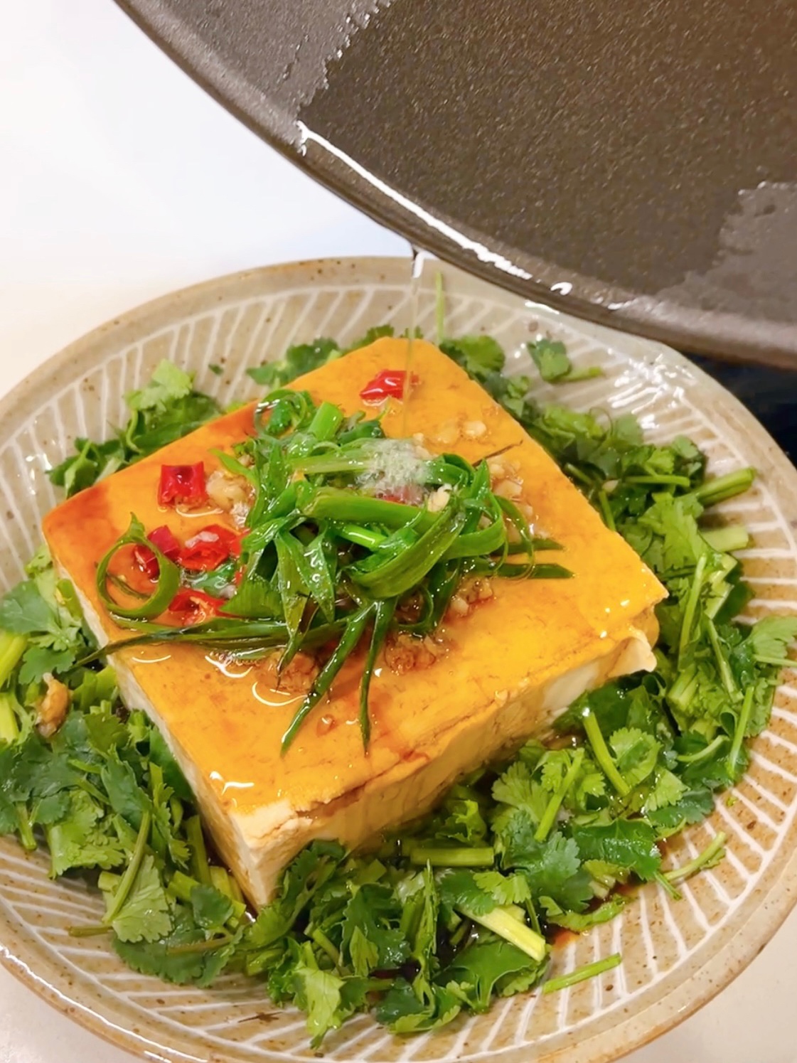【炝豆腐】老豆腐蘸酱油，天下美味之一的做法