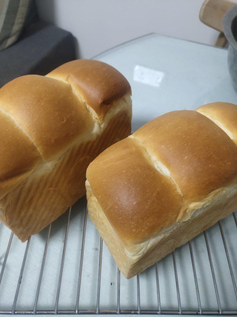 奶香纯粹的重料淡奶油吐司