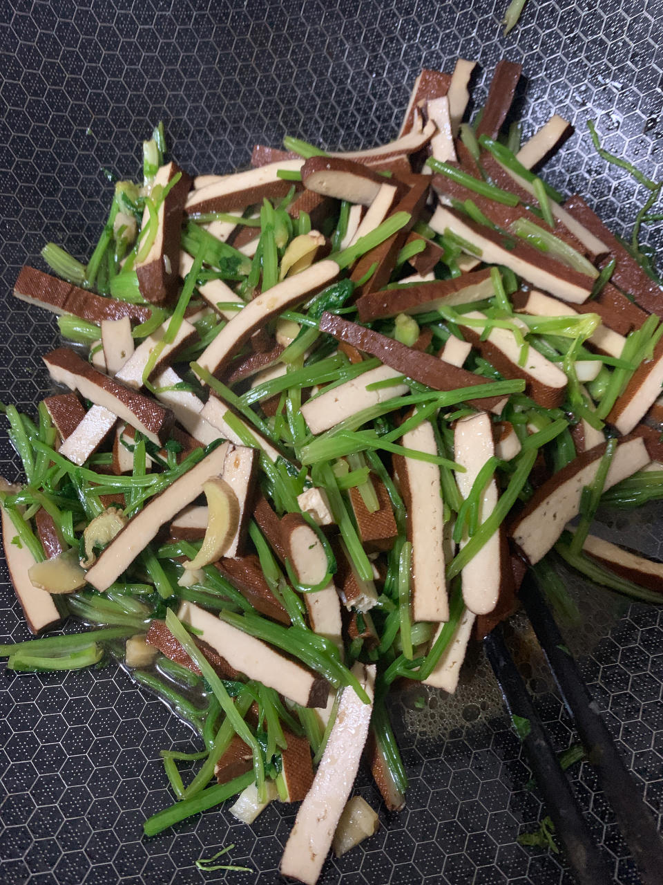 芹菜炒香干