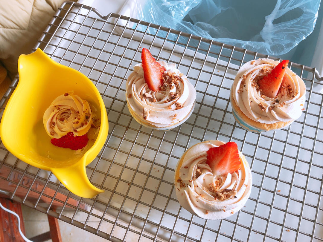 《Tinrry+》超经典的日式草莓奶油蛋糕 2.0版本（6寸配方）