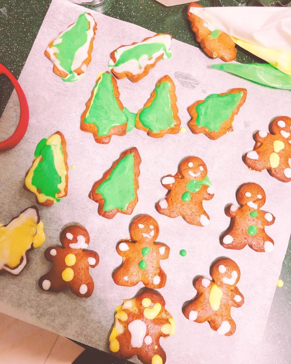 姜饼人与圣诞树