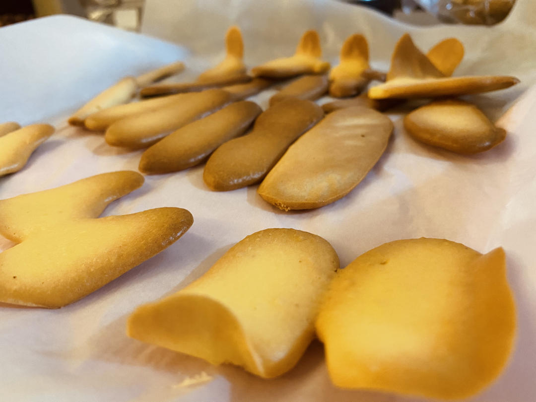 鸡蛋饼干
