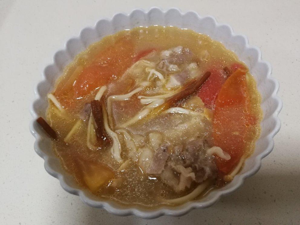 金针菇肥牛番茄锅