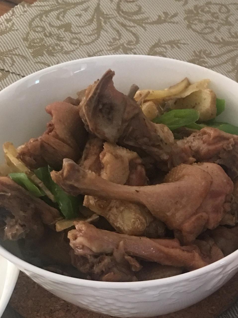 子姜焖鸭煲