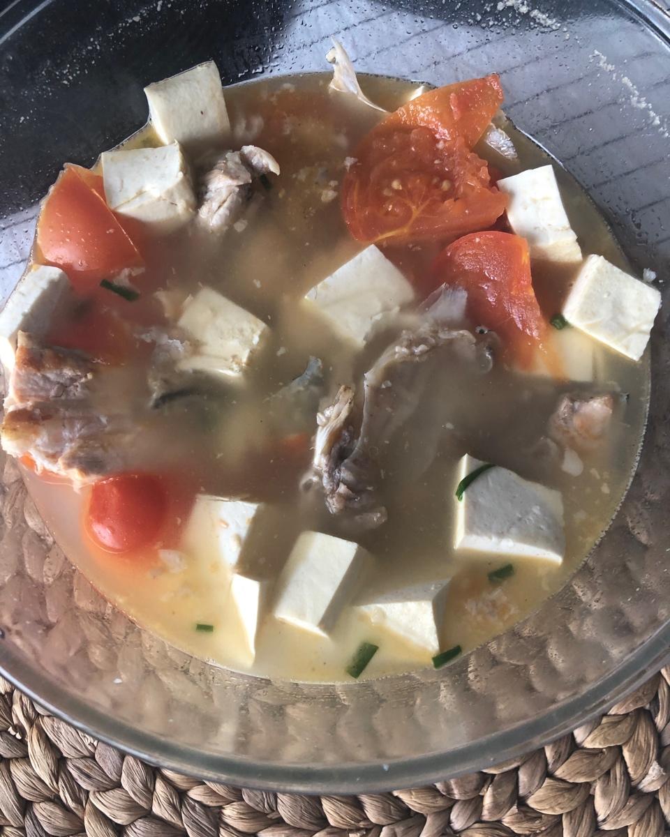 三文鱼头炖豆腐