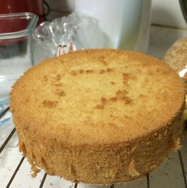 超简单完美戚风蛋糕（6寸2蛋）附打发、翻拌、脱模视频