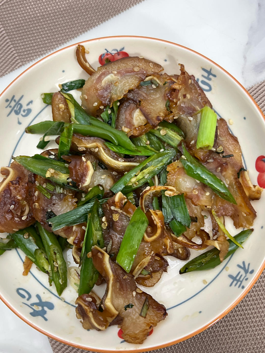 今日菜谱：爆炒猪耳朵