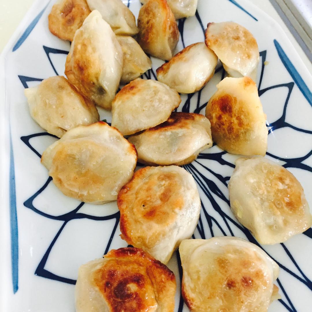 生煎冷冻饺子的做法