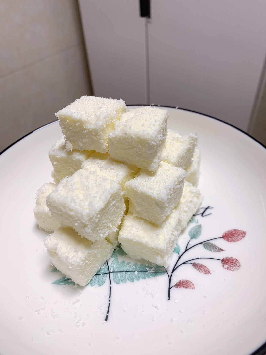 完胜85度C牛奶椰丝小方