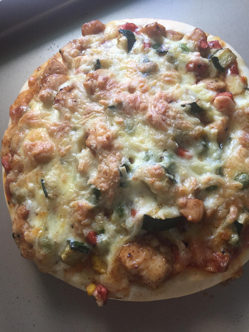 黑椒鸡肉蔬菜披萨