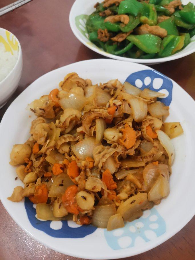 简单美味洋葱炒扇贝肉