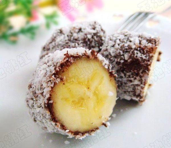 巧克力香蕉椰蓉球的做法