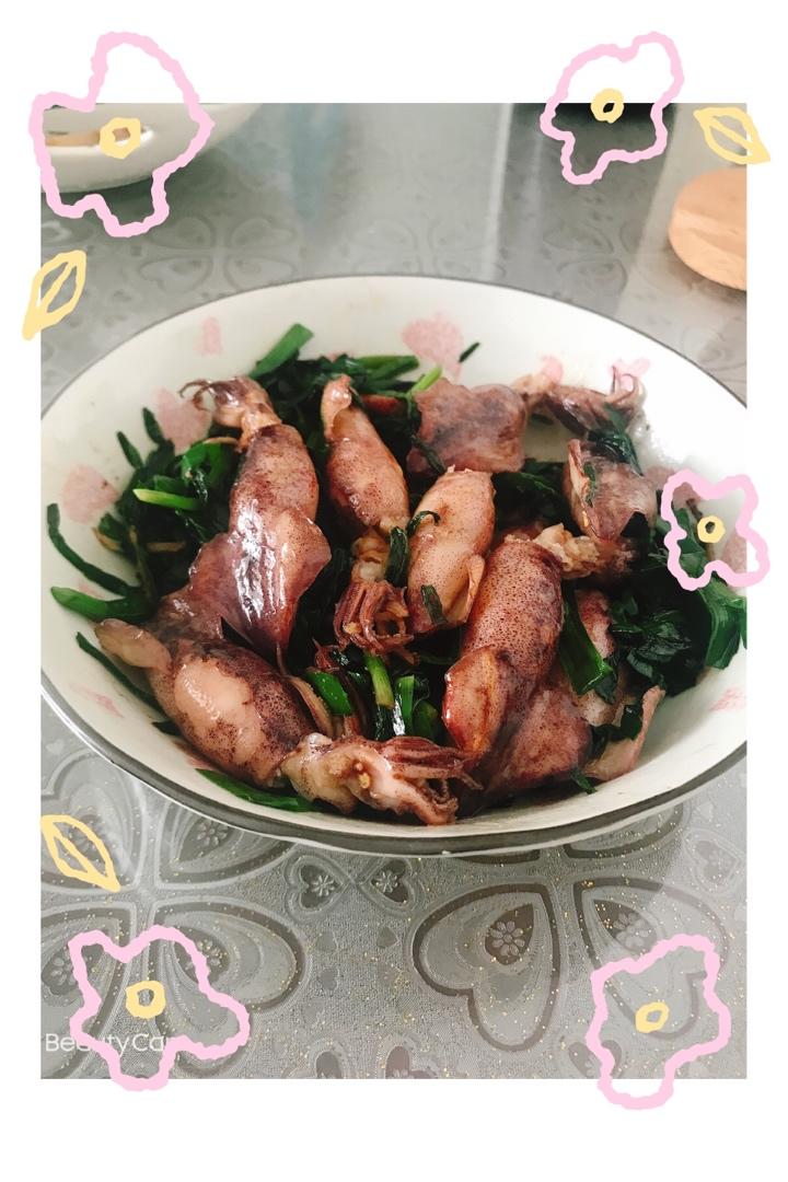 墨鱼仔炒韭菜