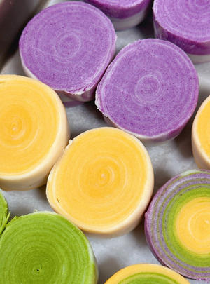 彩虹蛋黄酥的做法 步骤10