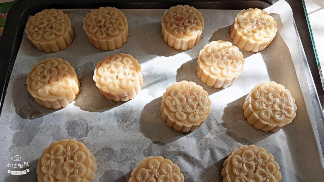 广式月饼—蛋黄莲蓉月饼