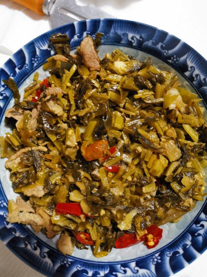 雪里蕻咸菜～雪菜炒肉丝～下饭～简单～可做雪菜肉丝面浇头