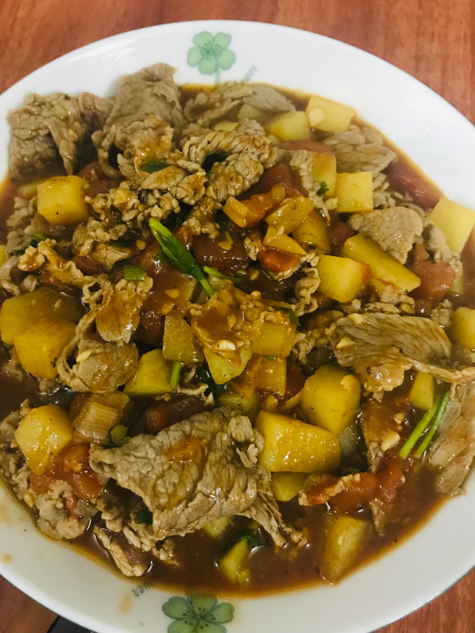 好吃到汤汁不剩的番茄土豆肥牛汤
