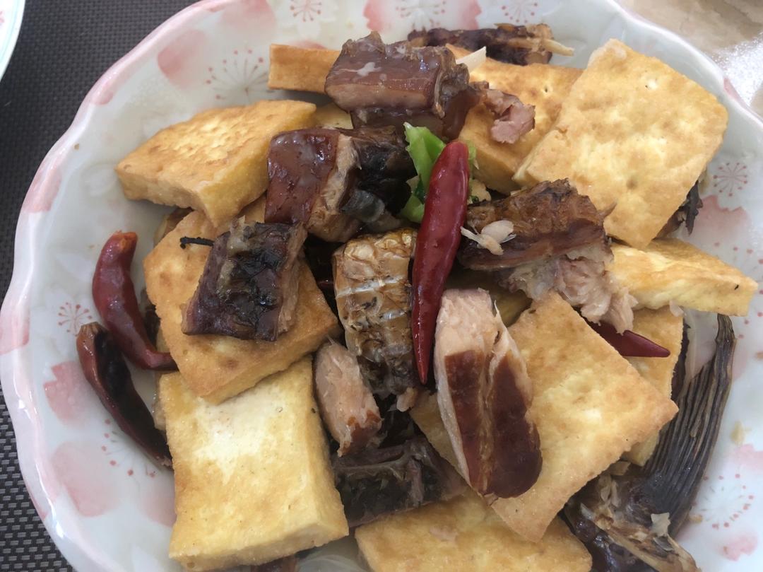 咸鱼烧豆腐