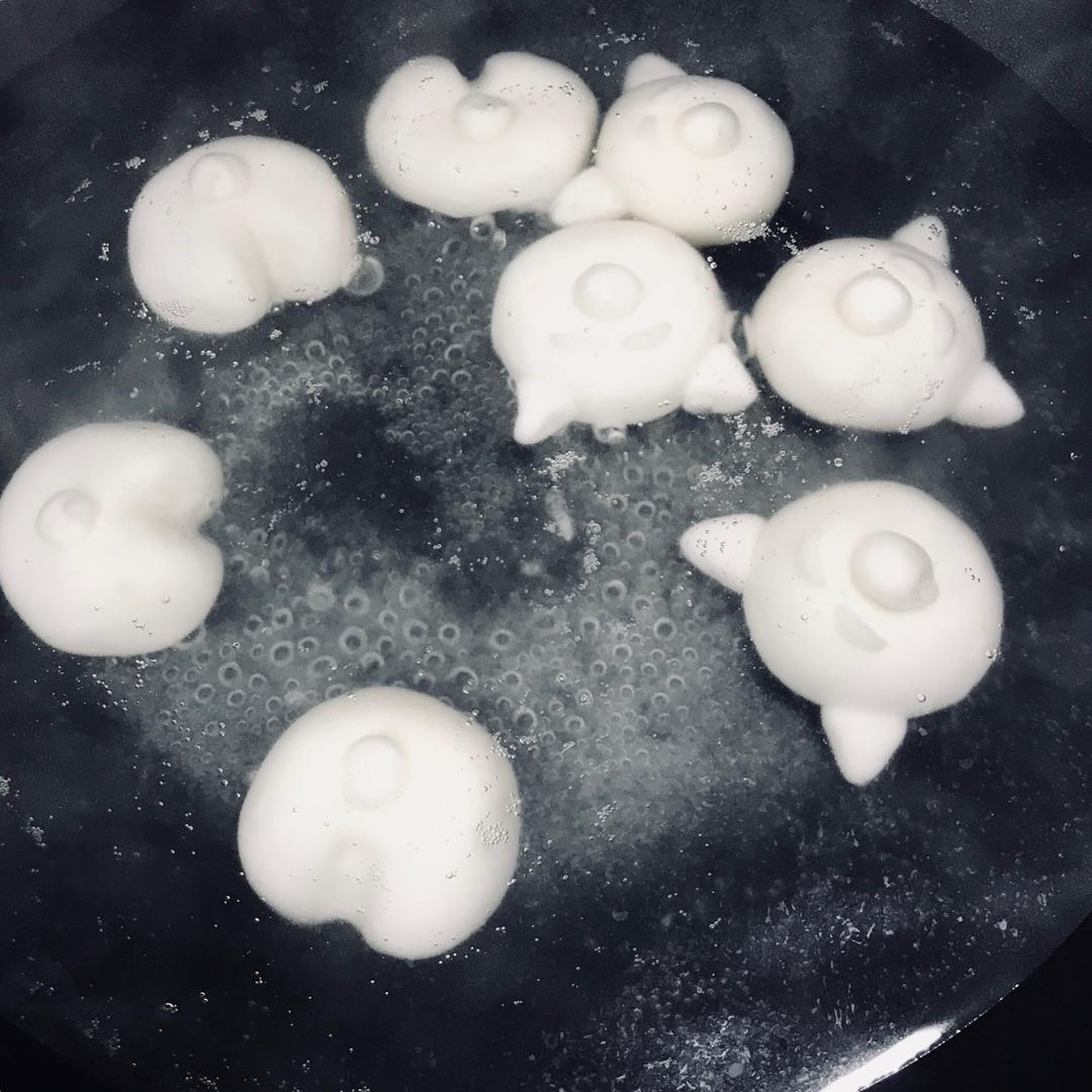 拥有小翘臀的柴犬糯米团子