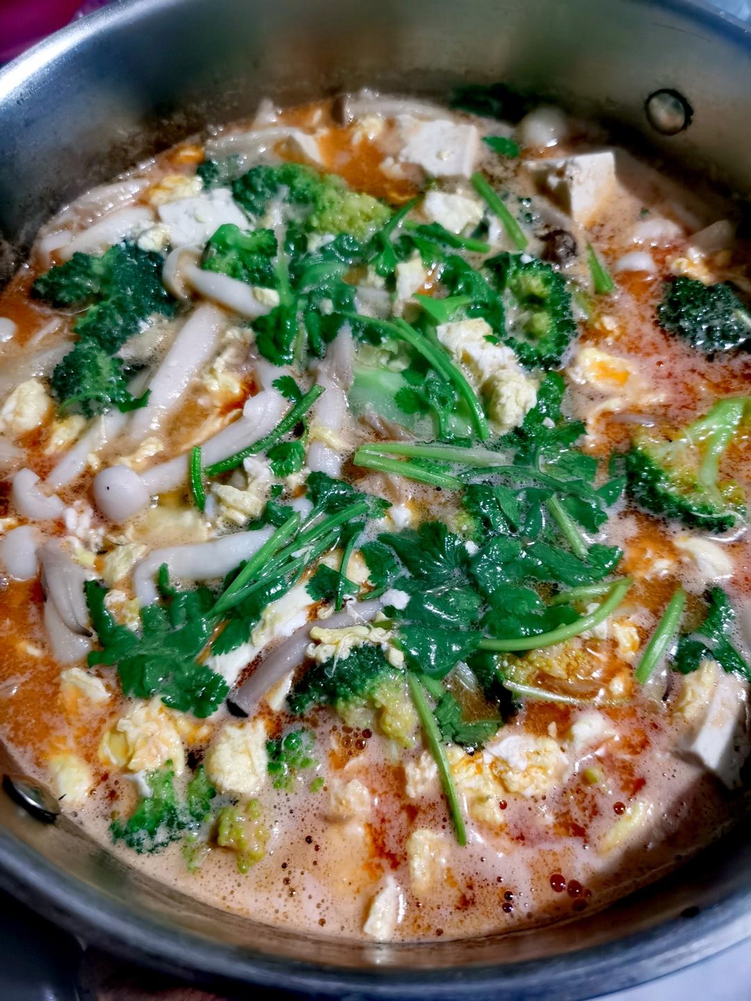 豆腐鲜虾菇菌汤