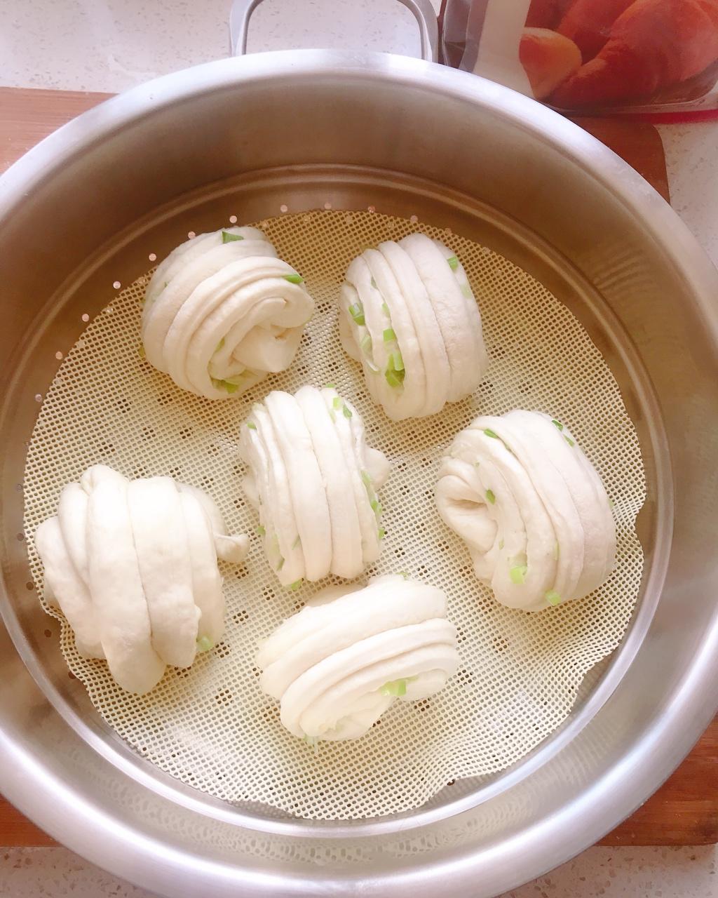 葱油花卷 Steamed Roll