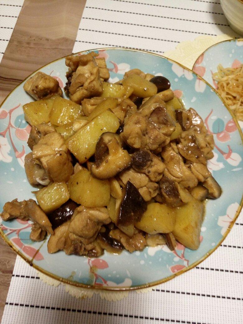 土豆焖鸡腿