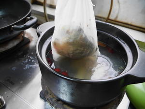 红枣山药鲫鱼汤（养生补脾胃）的做法 步骤6