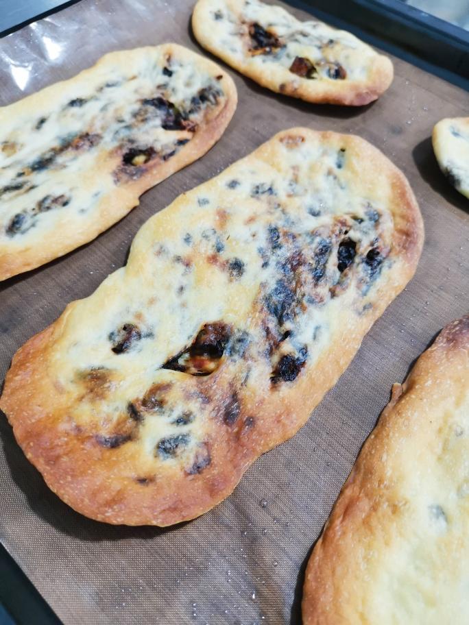 酥脆的梅干菜锅盔