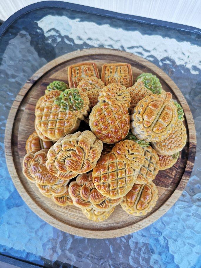 广式月饼—蛋黄莲蓉月饼