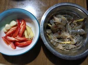 花菜炒虾仁的做法 步骤2