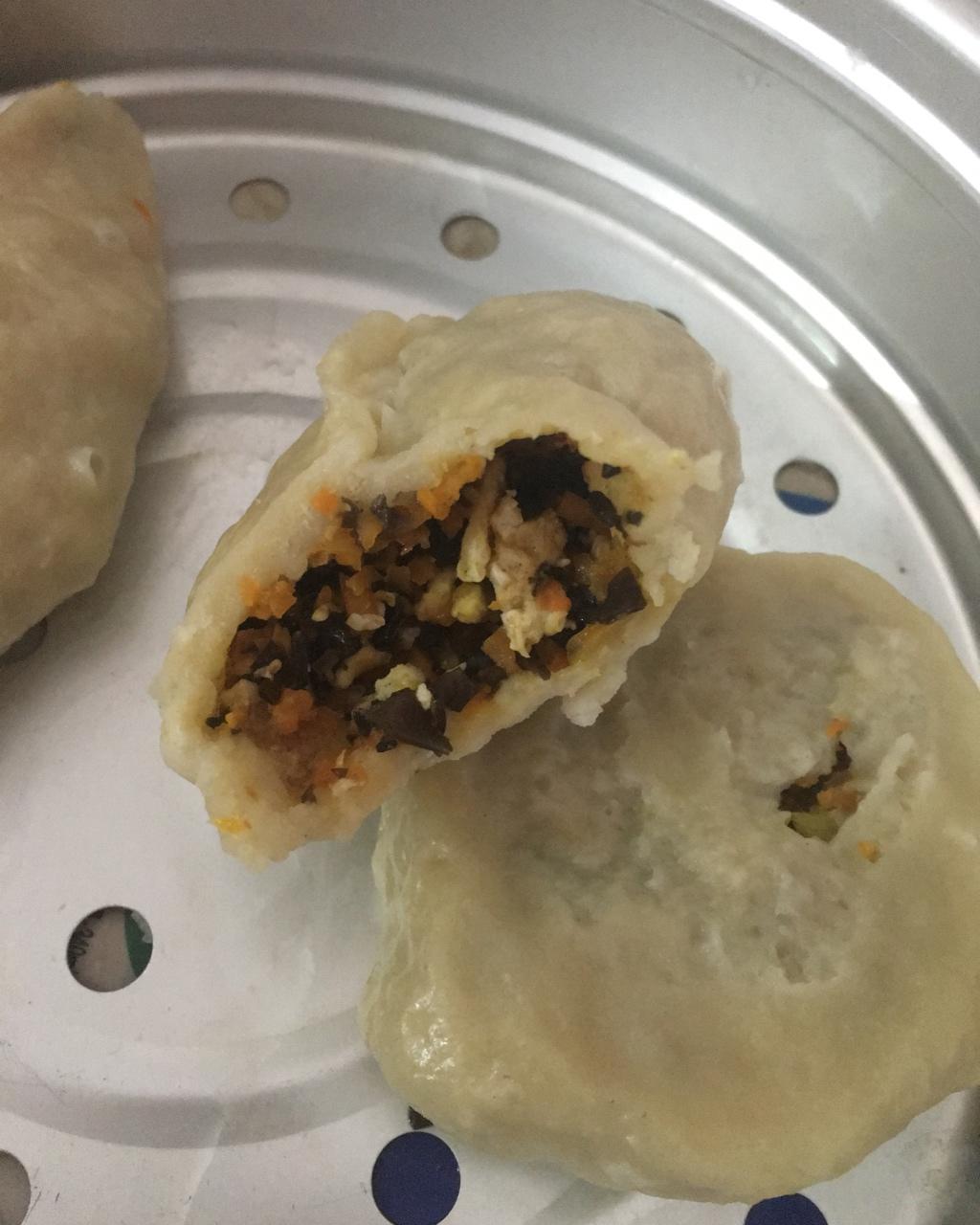 胡萝卜木耳鸡蛋素包子