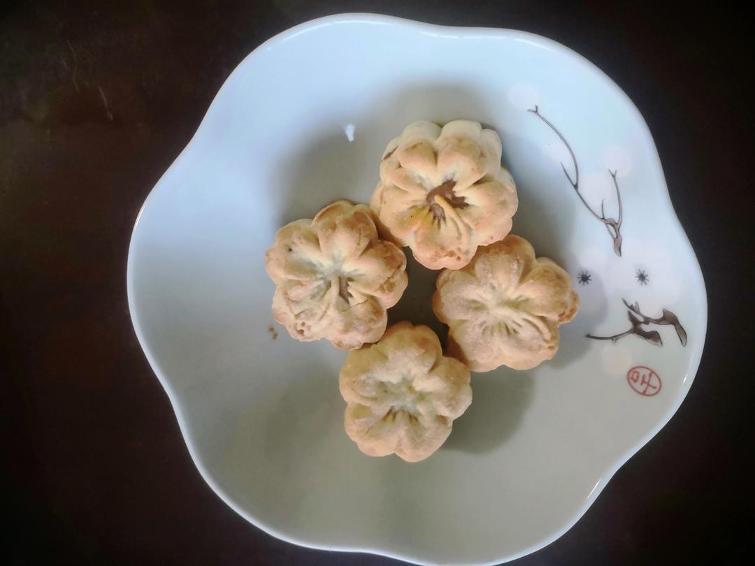 超酥软奶味十足 奶酥月饼
