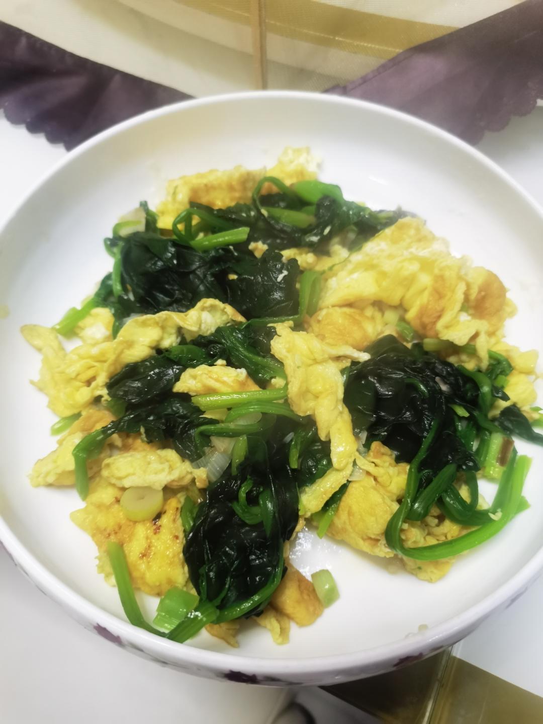 菠菜炒鸡蛋