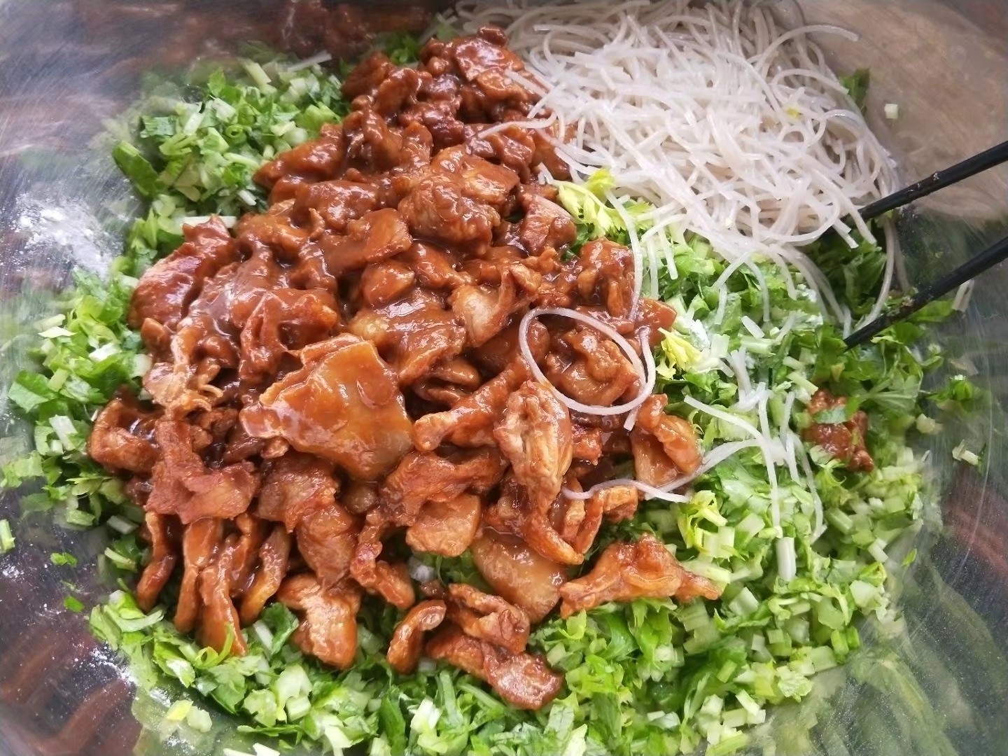 山西万荣土菜——芹菜拌面菜的做法