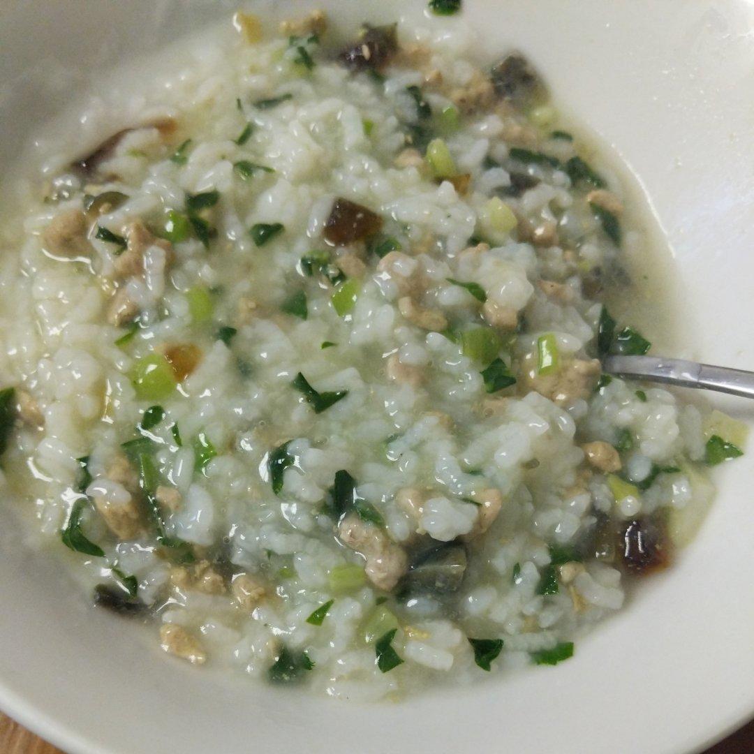 妈妈👩教我做的皮蛋瘦肉粥🥣简单快捷美味😋