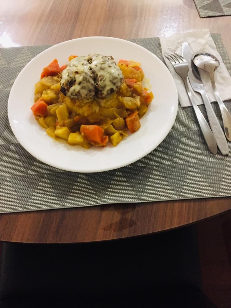 日式牛肉汉堡咖哩饭