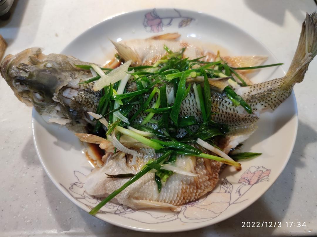 10分钟做 清蒸鲈鱼 （附切鱼图解）