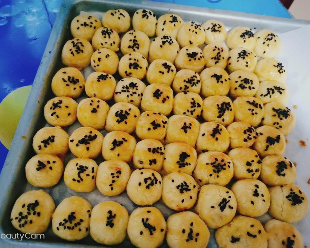 咸蛋黄一口酥的做法