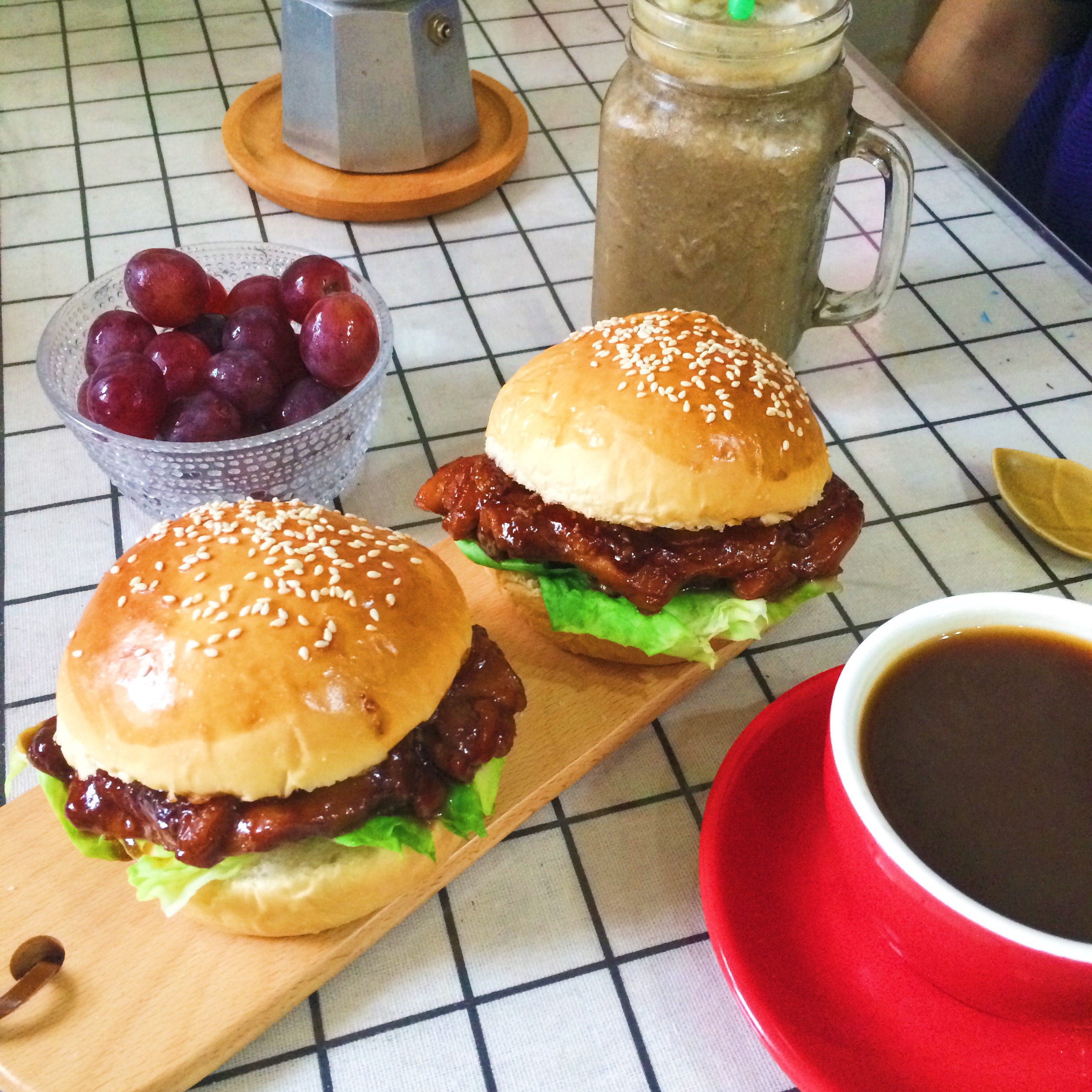 好吃到舔指头の照烧鸡腿堡(●'◡'●)ﾉ♥的做法