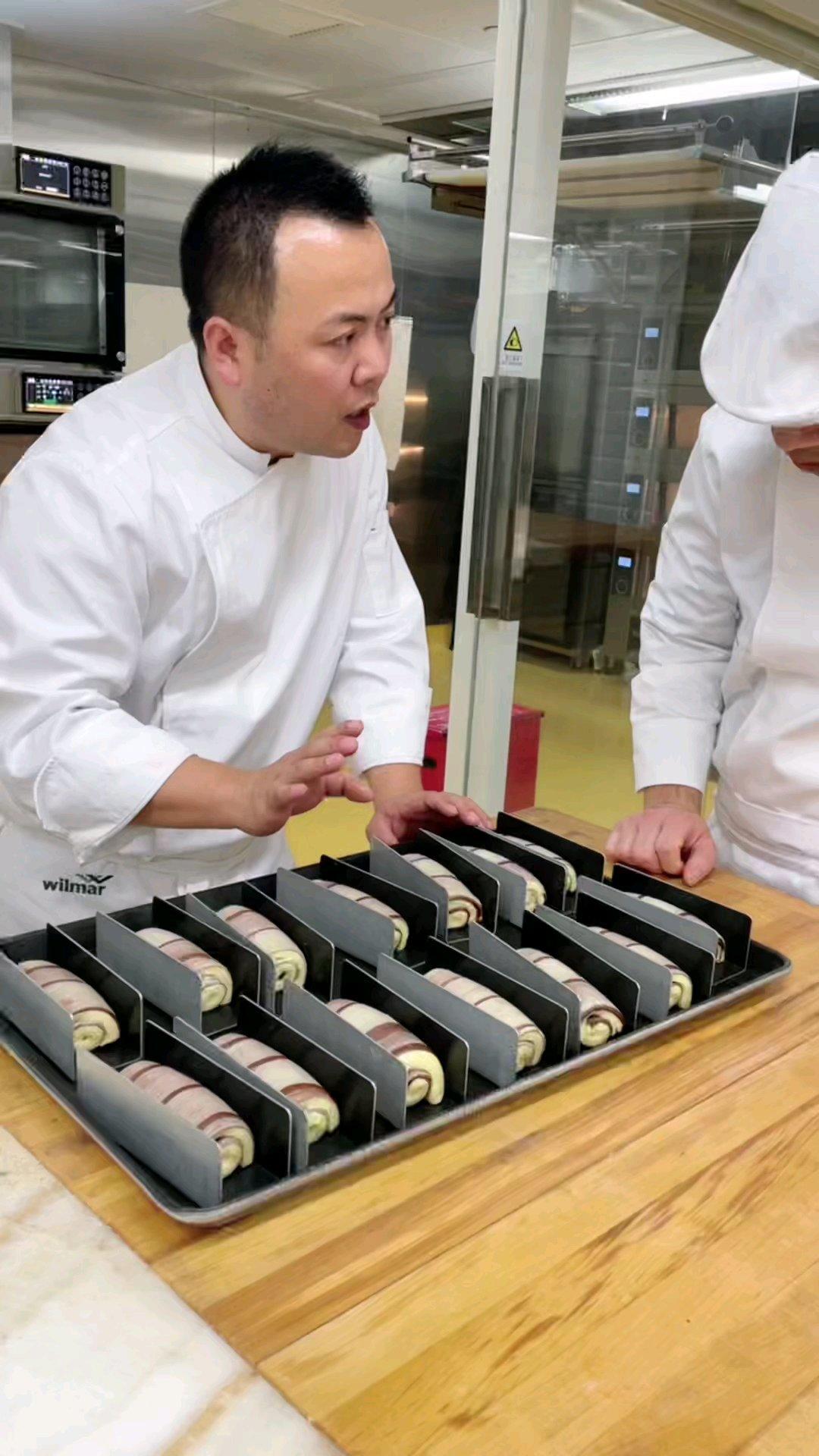 奥巧甜酥面包制作展示的做法